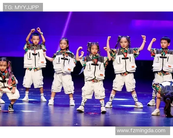 重庆街舞队的快攻策略与技巧深度解析与舞蹈文化的融合探索 重庆街舞队的快攻策略与技巧深度解析与舞蹈文化的融合探索